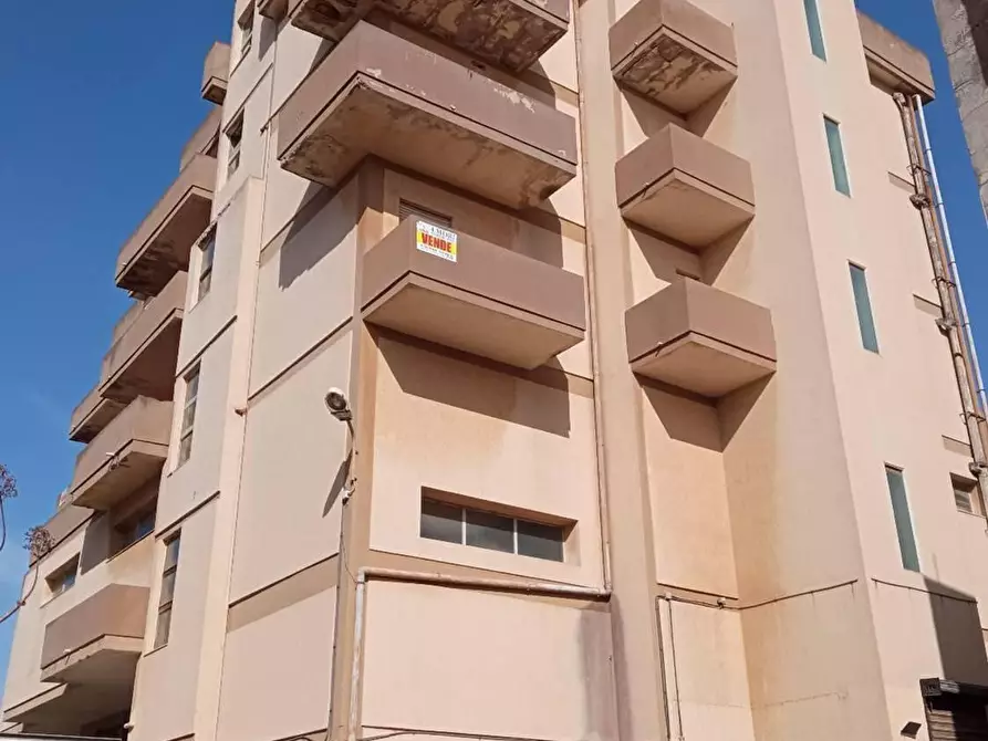 Immagine 1 di Palazzo in vendita  in Gramsci 0 a Carbonia