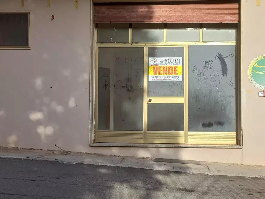 Immagine 2 di Locale commerciale in vendita  in San Leonardo 0 a Iglesias