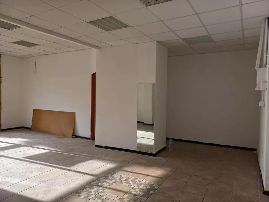 Immagine 5 di Locale commerciale in vendita  in San Leonardo 0 a Iglesias