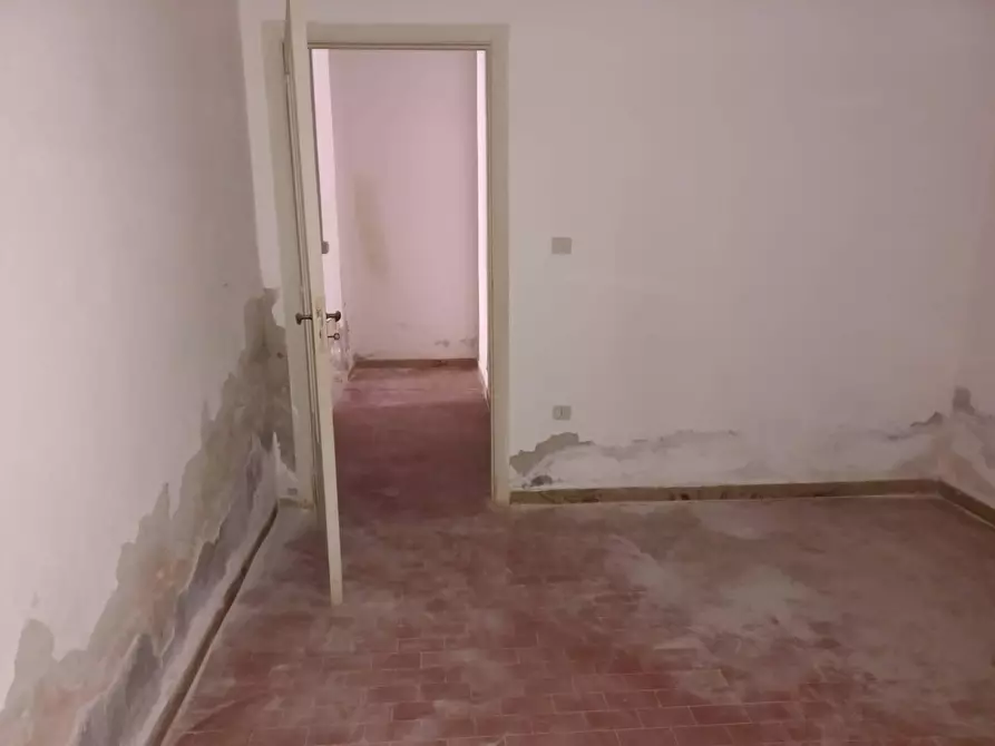 Immagine 6 di Locale commerciale in vendita  in VIA Tenente Cacciarru a Iglesias