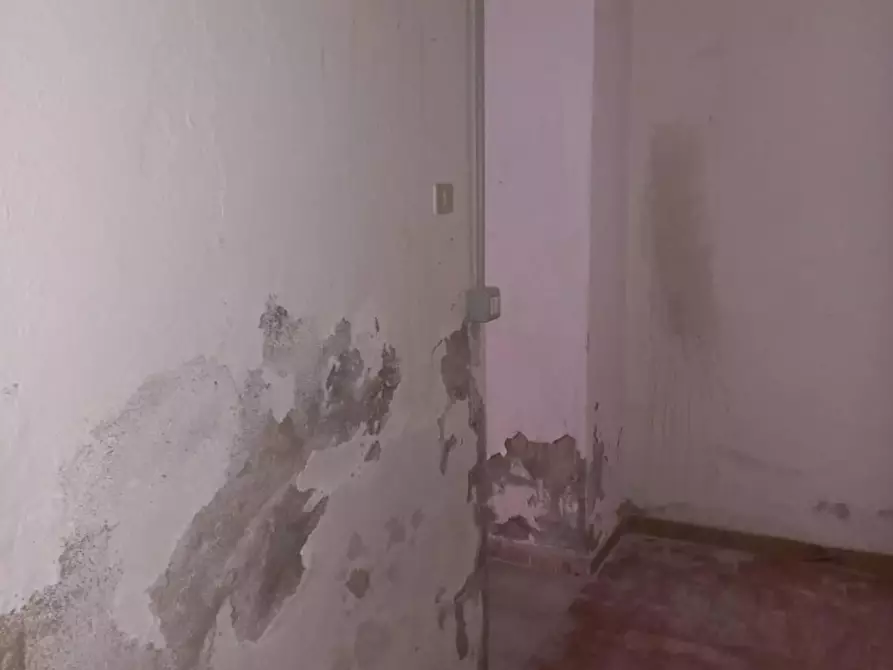 Immagine 9 di Locale commerciale in vendita  in VIA Tenente Cacciarru a Iglesias