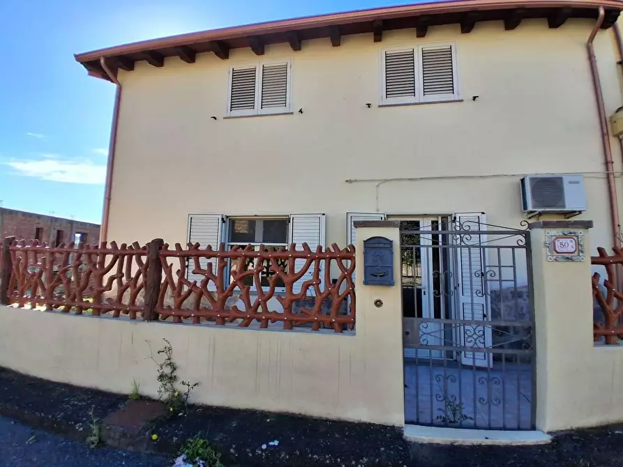 Immagine 1 di Villa in vendita  in VIA Deledda a Santadi