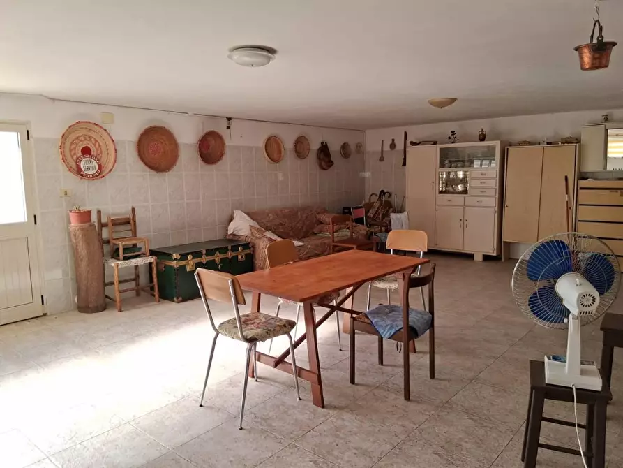 Immagine 19 di Villa in vendita  in VIA Deledda a Santadi