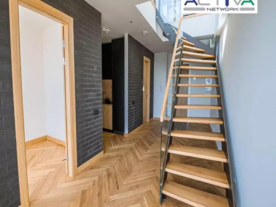 Immagine 2 di Attività commerciale in vendita  a Genova