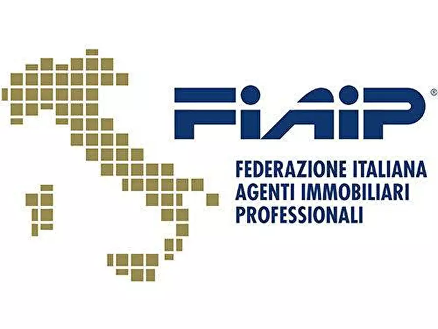 Immagine 13 di Attività commerciale in vendita  a Genova