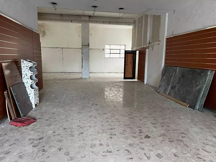 Immagine 3 di Locale commerciale in affitto  in VIA ROSA JEMMA 136 a Battipaglia