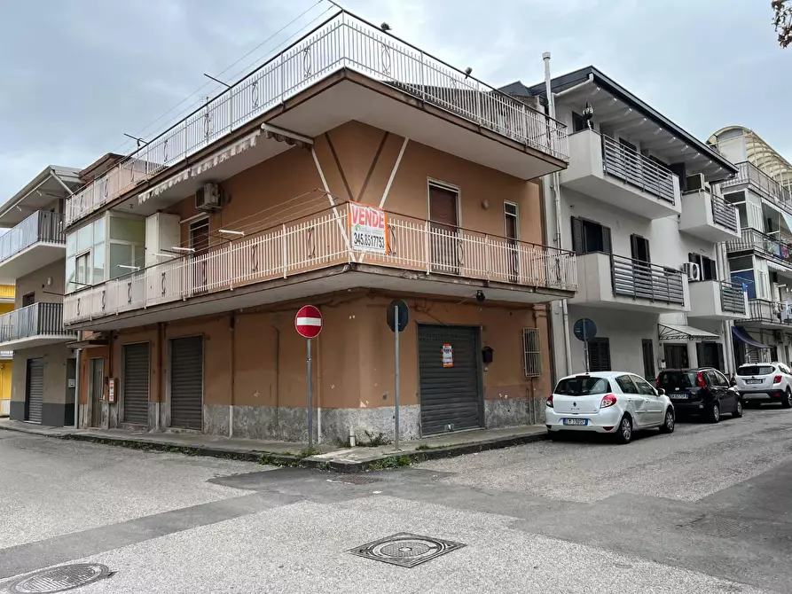 Immagine 2 di Casa semindipendente in vendita  in VIA Enrico Fermi a Battipaglia
