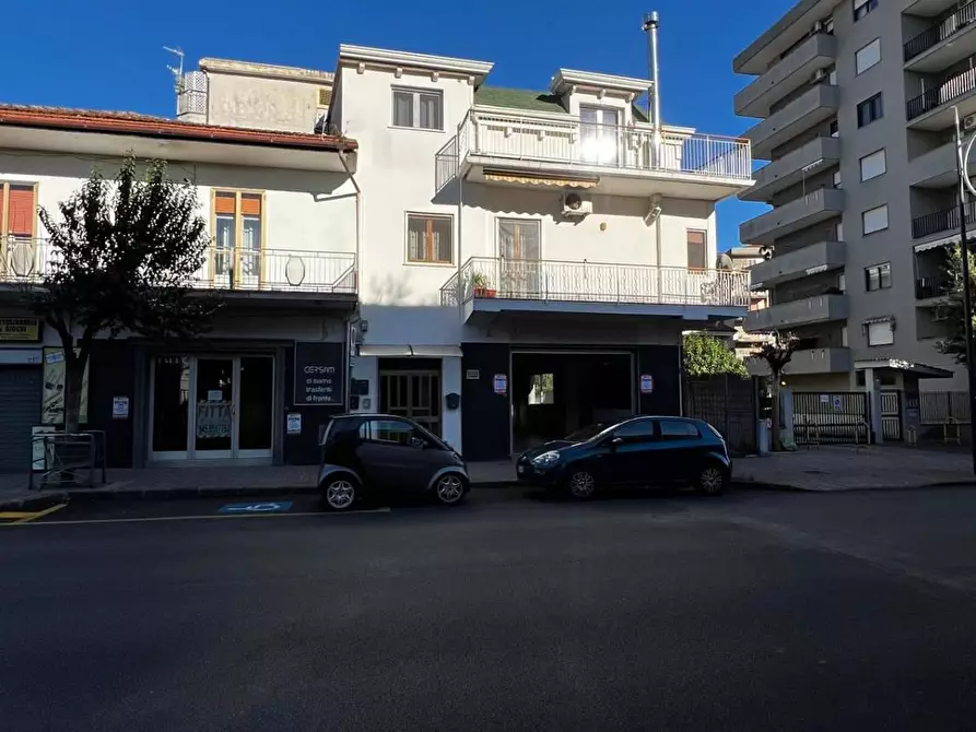 Immagine 2 di Negozio in vendita  in VIA ROSA JEMMA a Battipaglia