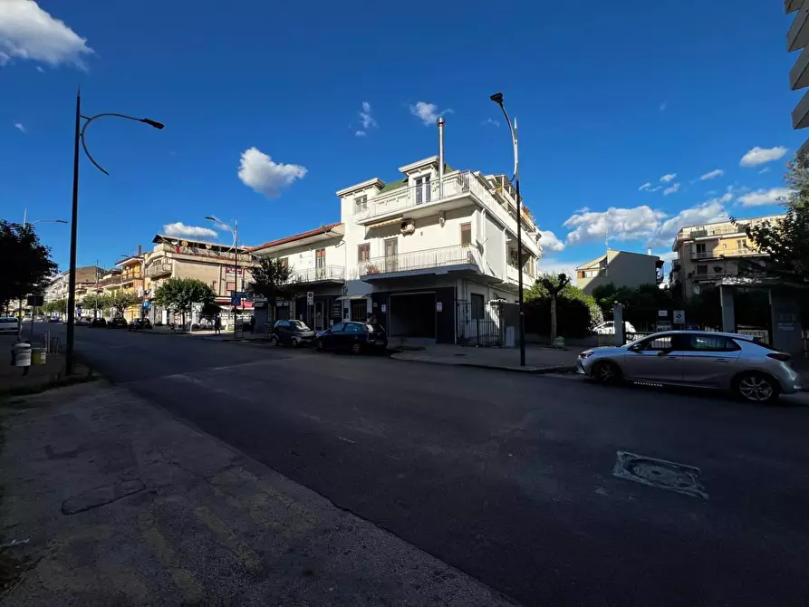 Immagine 6 di Negozio in vendita  in VIA ROSA JEMMA a Battipaglia