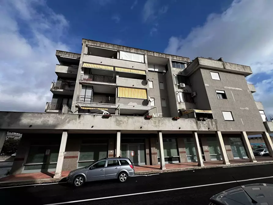 Immagine 6 di Locale commerciale in affitto  in VIA salvatore rosa a Battipaglia
