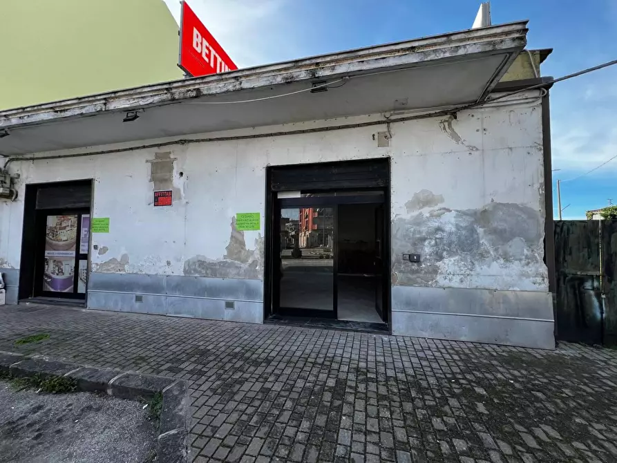 Immagine 4 di Locale commerciale in affitto  in STRADA statale 18 inferiore a Battipaglia