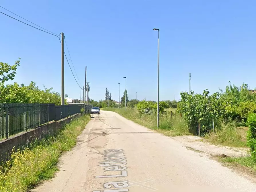 Immagine 1 di Terreno residenziale in vendita  in VIA lettonia a Battipaglia