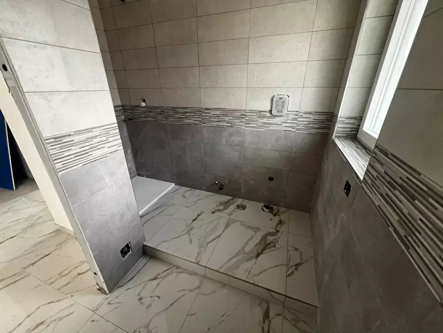 Immagine 13 di Appartamento in vendita  in VIA boccaccio a Battipaglia