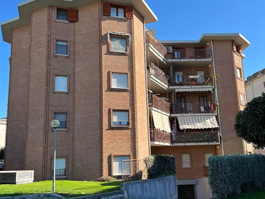 Immagine 2 di Ufficio in vendita  in VIA aitoro a Battipaglia