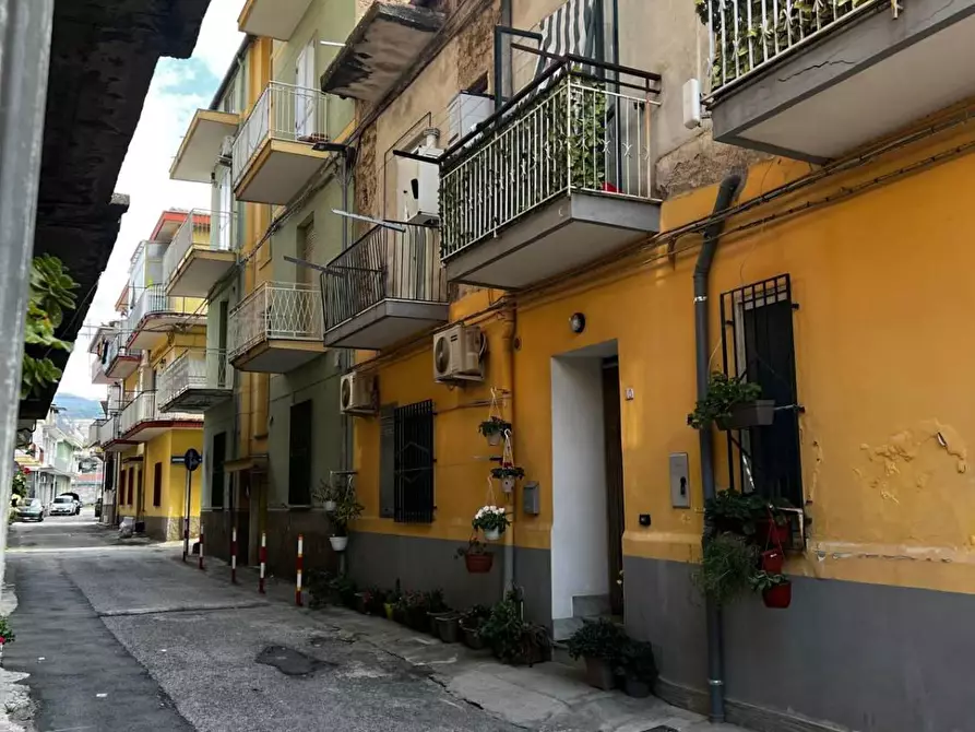 Immagine 1 di Appartamento in vendita  in VIA r. sanzio a Battipaglia