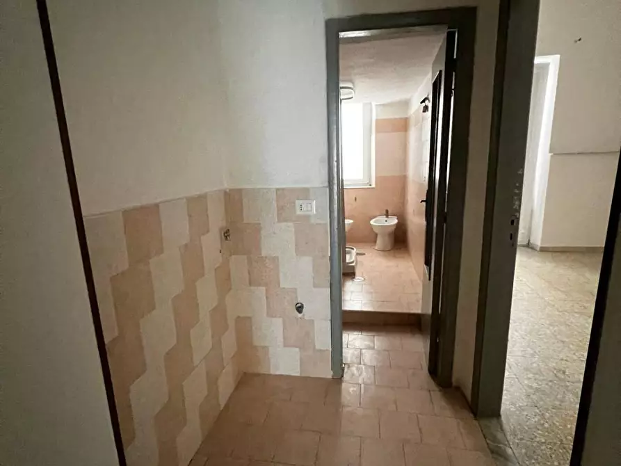 Immagine 7 di Appartamento in vendita  in VIA r. sanzio a Battipaglia