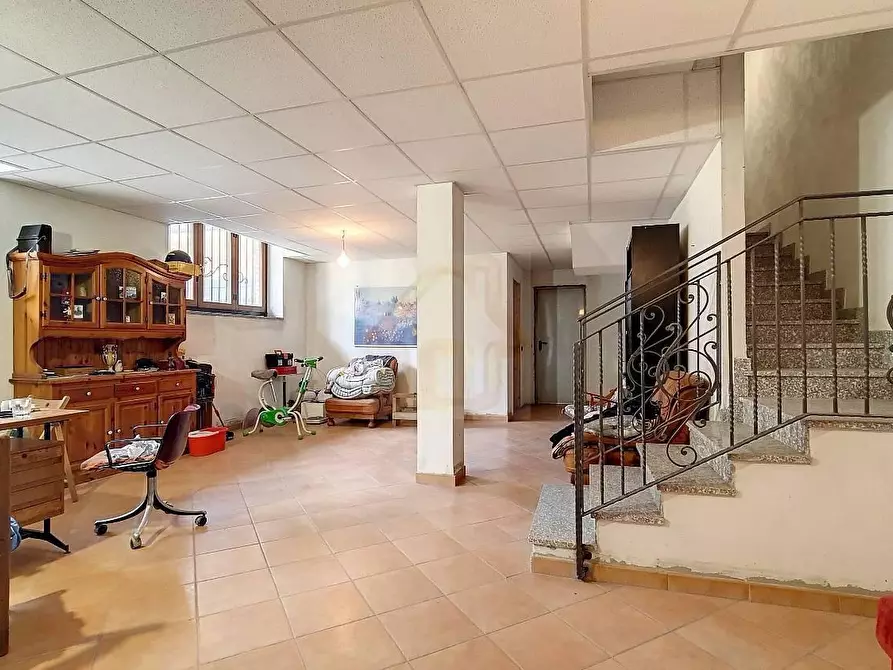 Immagine 1 di Villa in vendita  in VIA Calabria 13 a Lainate