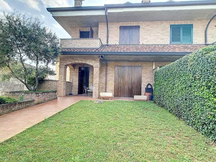 Immagine 20 di Villa in vendita  in VIA Calabria 13 a Lainate