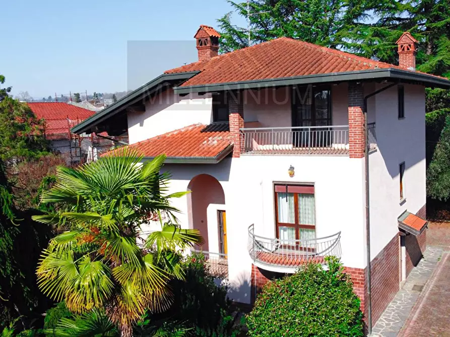 Immagine 15 di Villa in vendita  in VIA usellini 6 0 a Arona