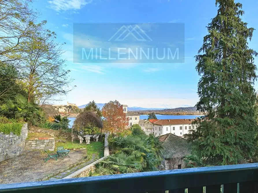 Immagine 3 di Villa in vendita  in VIA san carlo a Arona