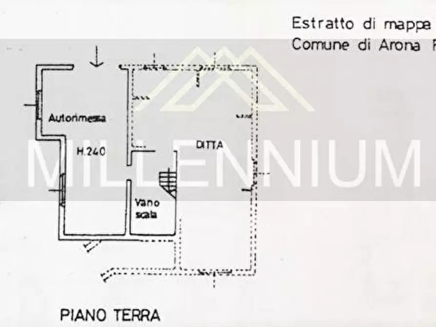 Immagine 18 di Villa in vendita  in VIA usellini 6 0 a Arona