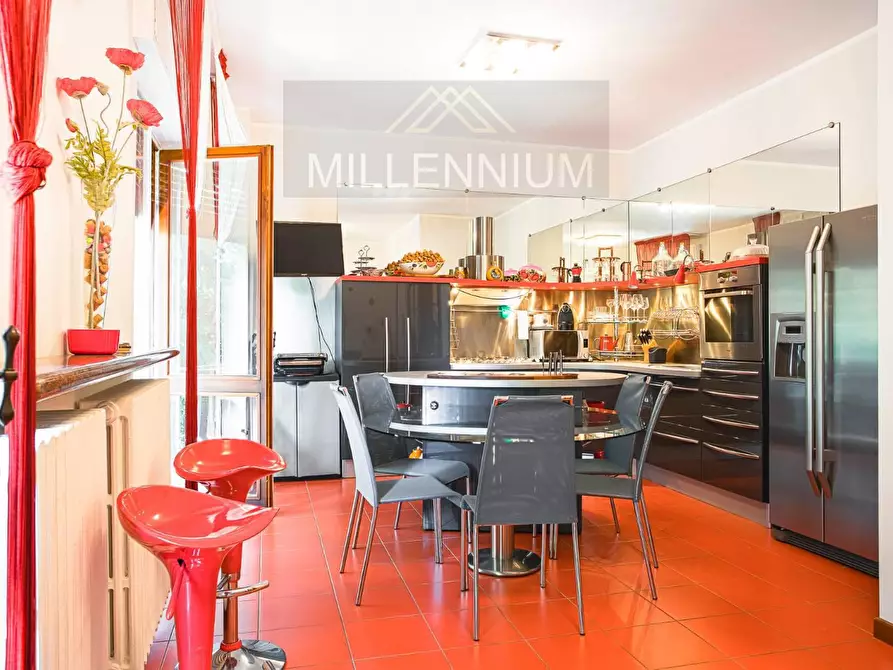 Immagine 7 di Villa in vendita  in VIA usellini 6 0 a Arona