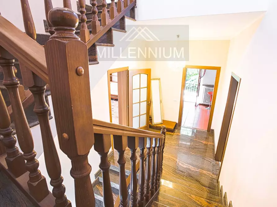 Immagine 6 di Villa in vendita  in VIA usellini 6 0 a Arona