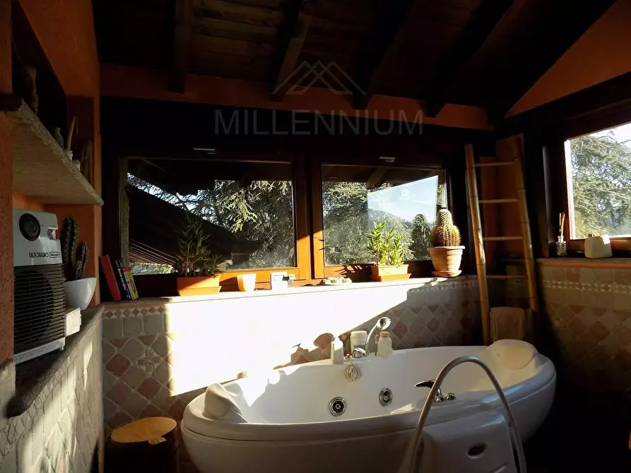 Immagine 19 di Rustico / casale in vendita  in VIA ghevio a Arona