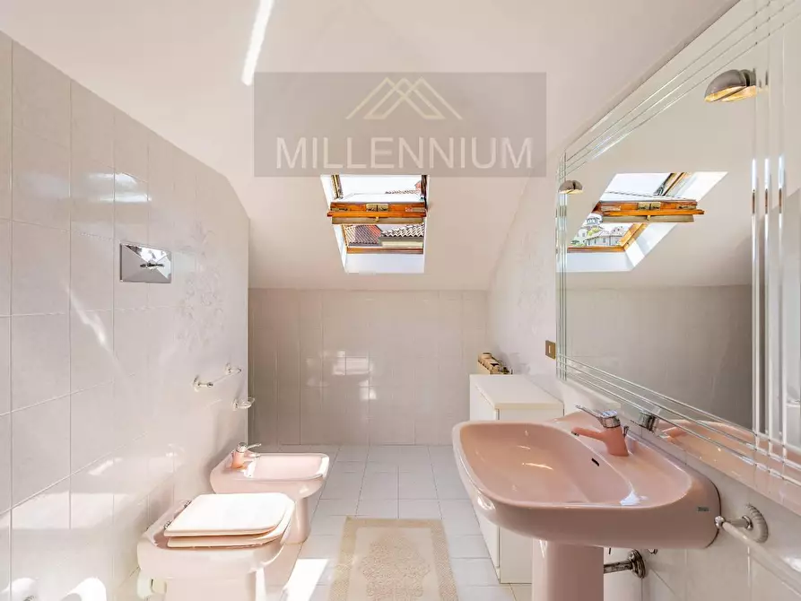 Immagine 21 di Villa in vendita  in VIA al castello 0 a Stresa