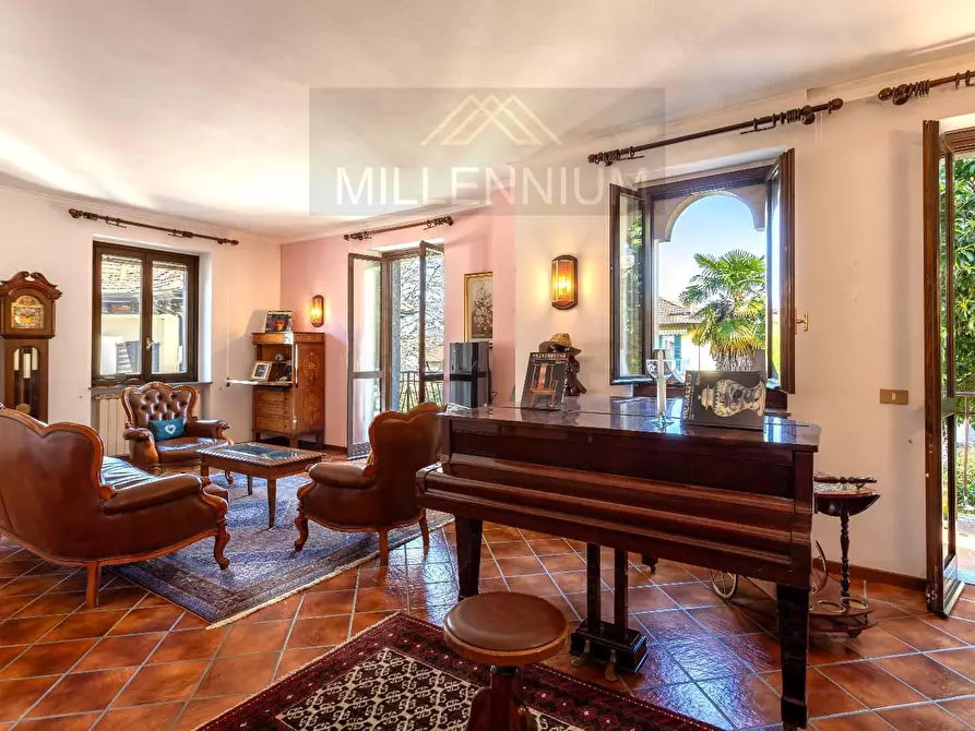 Immagine 2 di Villa in vendita  in VIA al castello 0 a Stresa