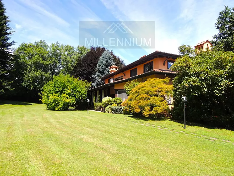 Immagine 23 di Villa in vendita  in VIA dormelletto a Arona