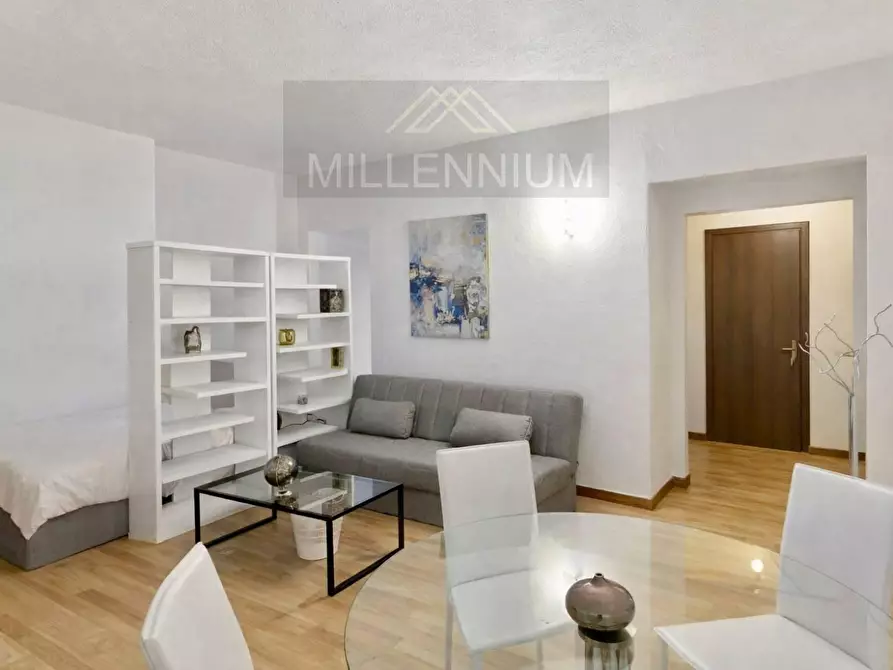 Immagine 1 di Appartamento in vendita  in VIA roma a Arona