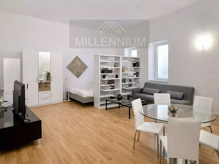 Immagine 2 di Appartamento in vendita  in VIA roma a Arona