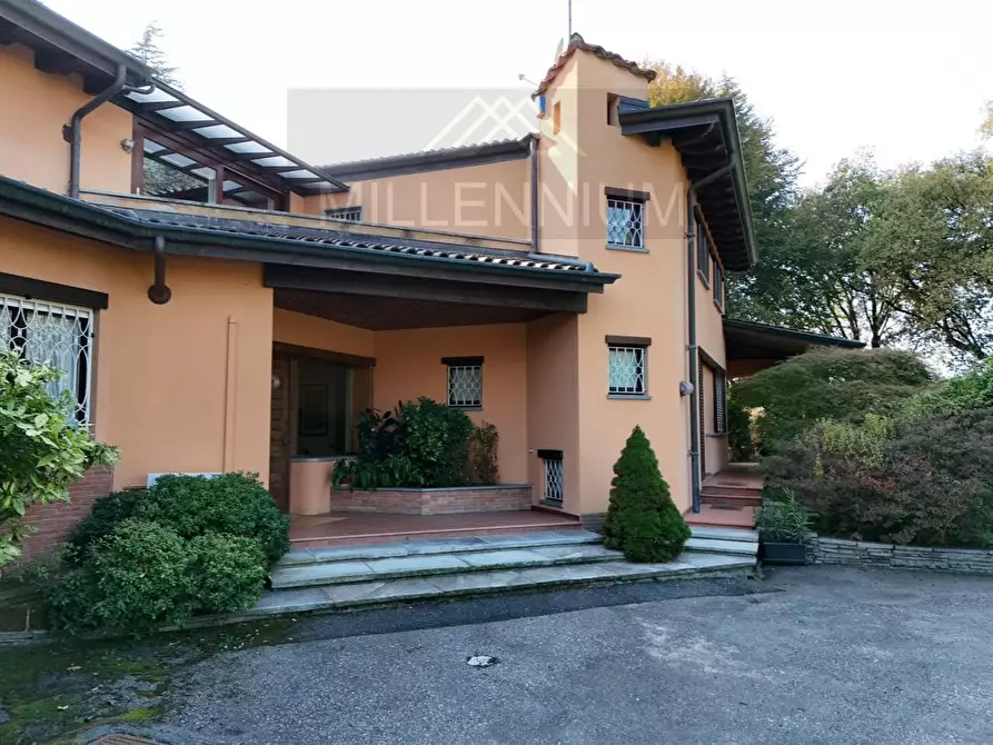 Immagine 19 di Villa in vendita  in VIA dormelletto a Arona