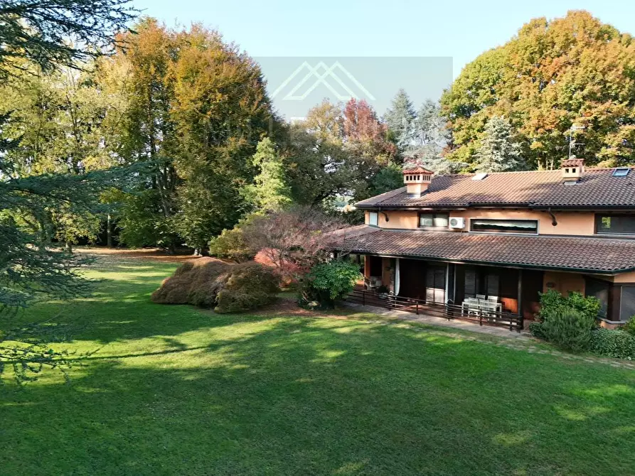 Immagine 20 di Villa in vendita  in VIA dormelletto a Arona