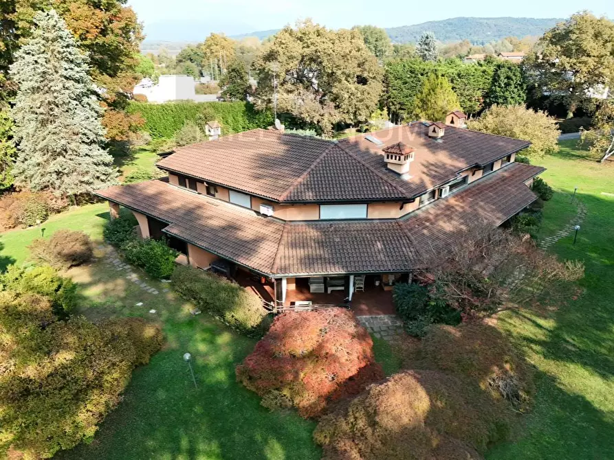 Immagine 21 di Villa in vendita  in VIA dormelletto a Arona