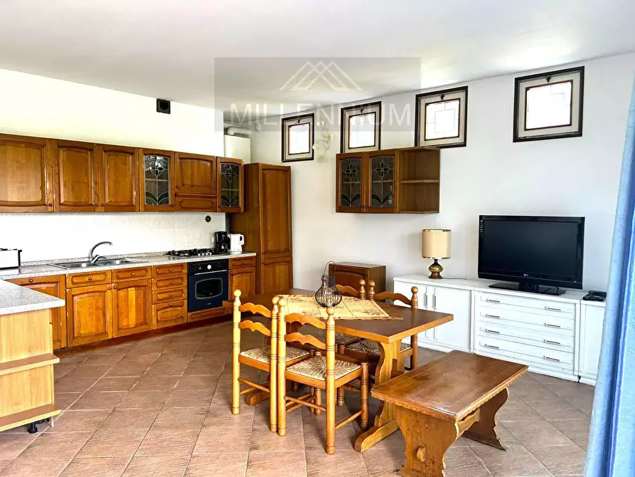 Immagine 22 di Villa in vendita  in VIA oleggio castello a Arona