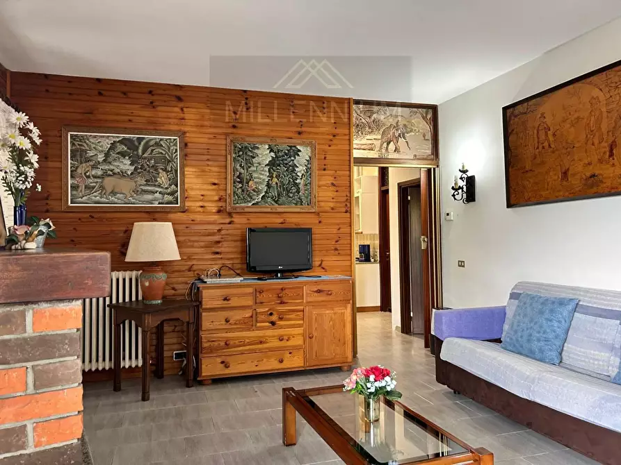 Immagine 21 di Villa in vendita  in VIA oleggio castello a Arona