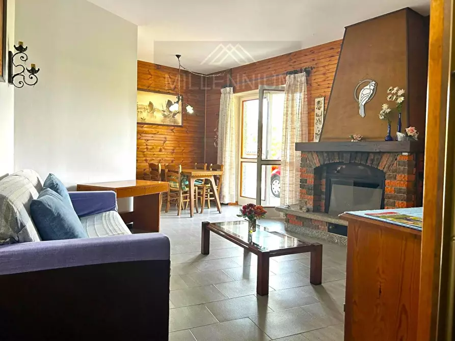 Immagine 23 di Villa in vendita  in VIA oleggio castello a Arona