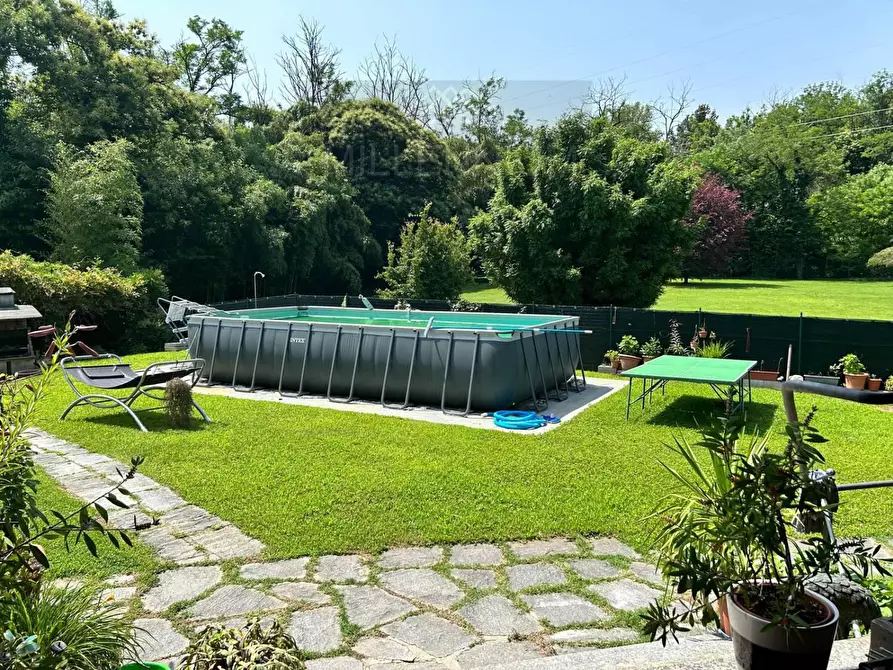 Immagine 9 di Villa in vendita  in VIA oleggio castello a Arona