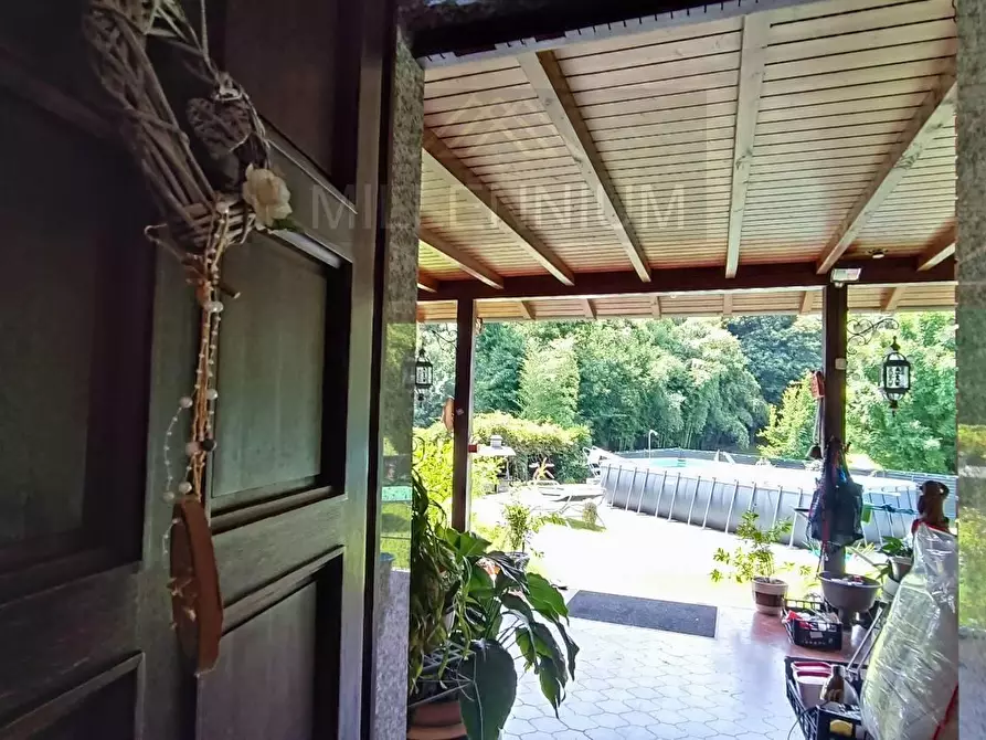 Immagine 11 di Villa in vendita  in VIA oleggio castello a Arona