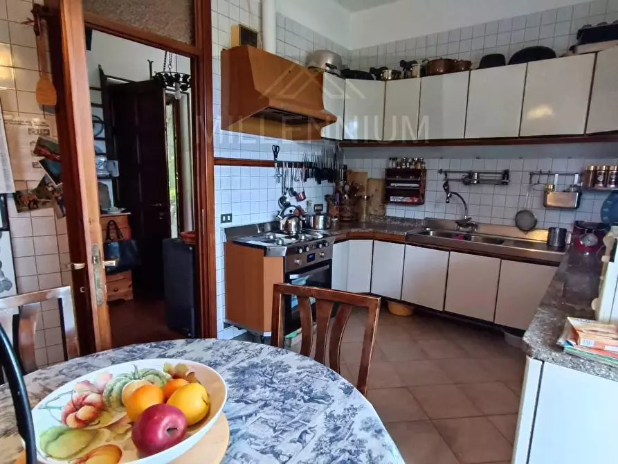 Immagine 15 di Villa in vendita  in VIA oleggio castello a Arona