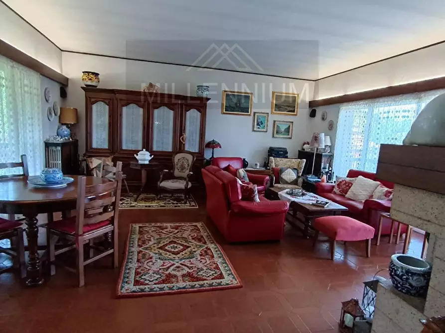 Immagine 5 di Villa in vendita  in VIA oleggio castello a Arona