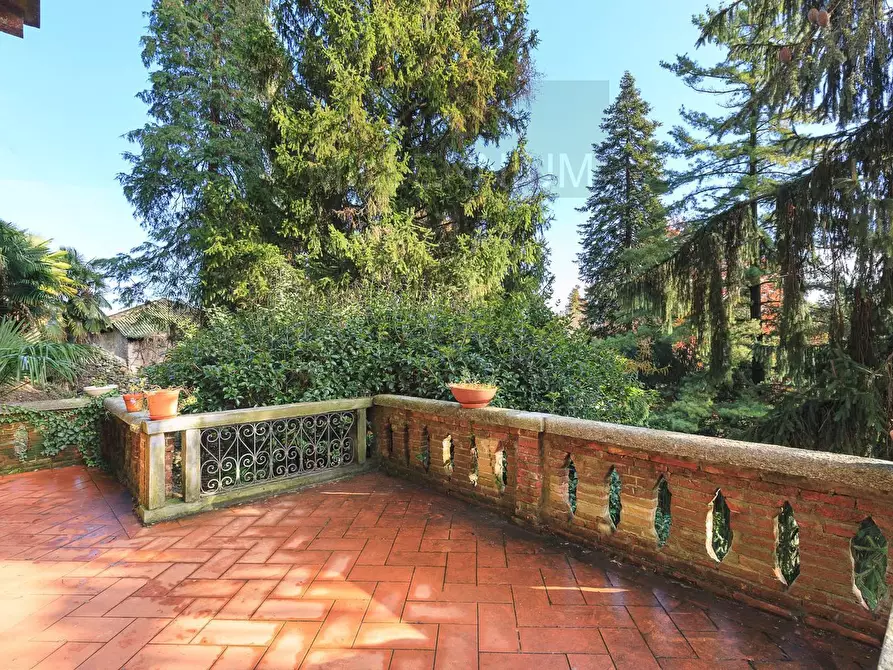 Immagine 12 di Villa in vendita  in VIA san carlo a Arona