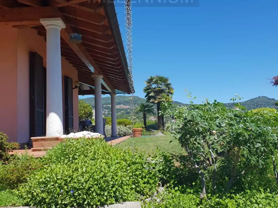 Immagine 3 di Villa in vendita  in VIA Ghevio a Meina