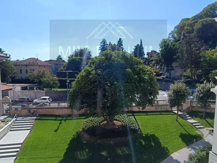 Immagine 26 di Appartamento in vendita  in VIA san carlo a Arona