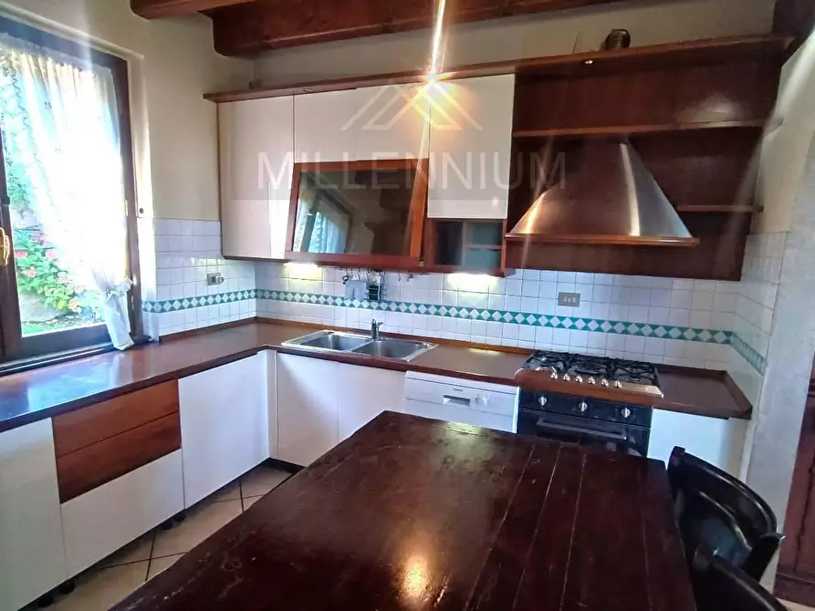 Immagine 11 di Villa in vendita  in VIA Ghevio a Meina