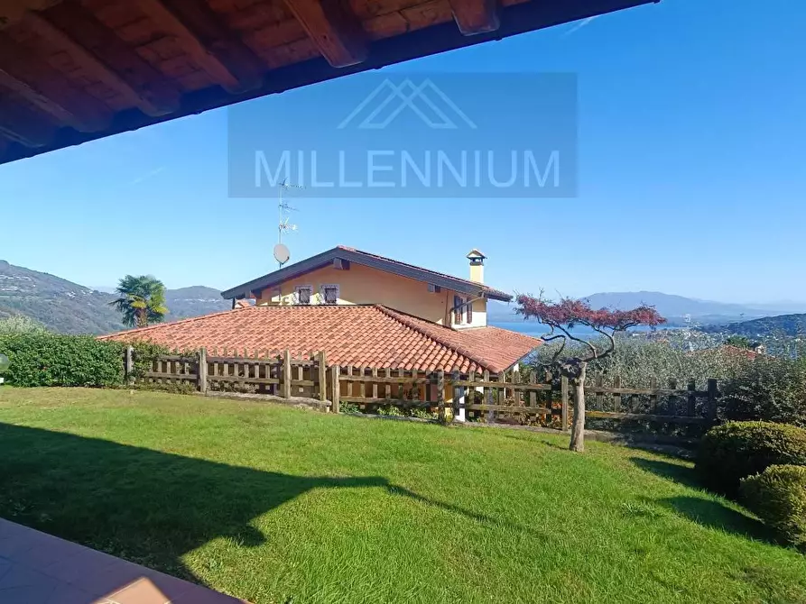 Immagine 6 di Villa in vendita  in VIA Ghevio a Meina