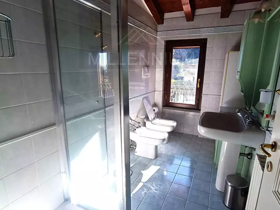 Immagine 15 di Villa in vendita  in VIA Ghevio a Meina