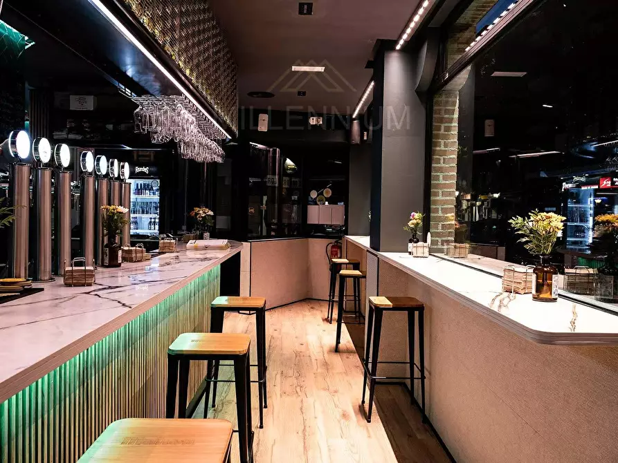 Immagine 1 di Bar / Ristorante in vendita  in CORSO repubblica a Arona
